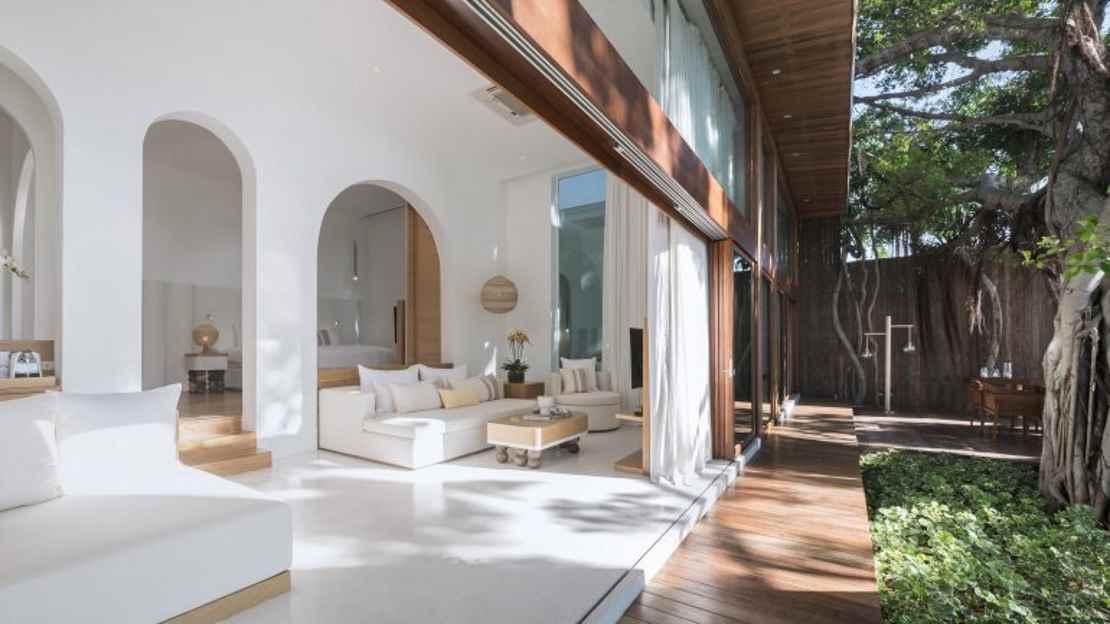 Oceanfront 2-Bedroom Presidential Pool Suite